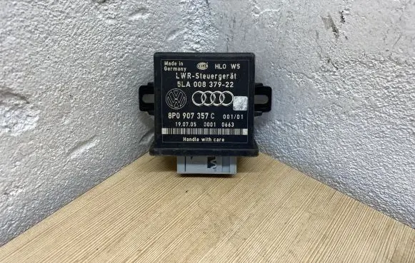 Audi A3 S3 8P Light module LCM 8P0907357C 5LA00837922