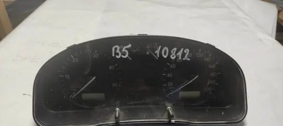 Volkswagen PASSAT B5 Speedometer (instrument cluster) 09051969906 1910221096