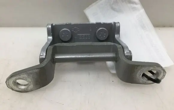 Nissan Qashqai Rear door upper hinge 