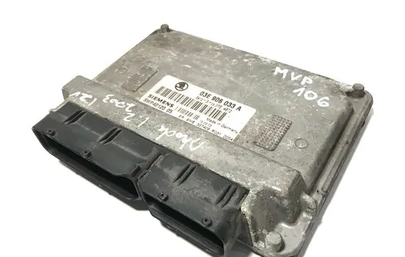 Skoda Fabia Mk1 (6Y) Engine control unit/module 03E906033A 5WP40120
