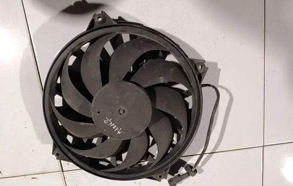 Peugeot 807 Radiator cooling fan shroud 