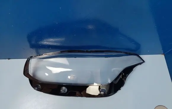 Volvo XC90 Headlight lense 