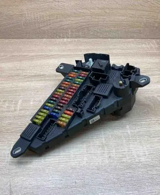 BMW 5 E60 E61 Fuse module 6906618 518956040