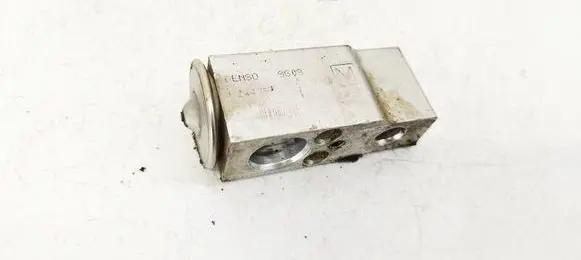 Suzuki Swift I Air conditioning (A/C) expansion valve 