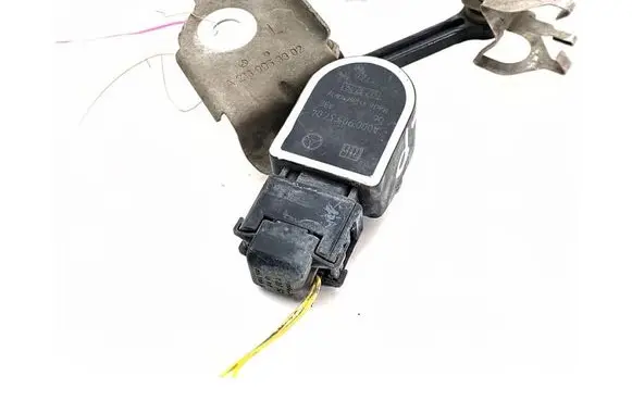 Mercedes-Benz GLC AMG Headlight/headlamp level sensor A0009053704