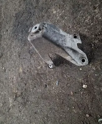 Audi A8 S8 D3 4E Engine mounting bracket