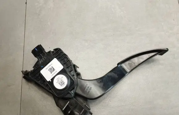 Volkswagen Amarok II Accelerator throttle pedal MB3C9F836AA 2HJ721603