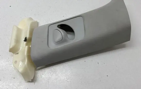 Tesla Model 3 (B) pillar trim (top) 108624599K 1086245 040178322