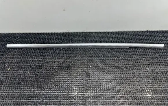 Chevrolet Malibu Rear door trim (molding) 