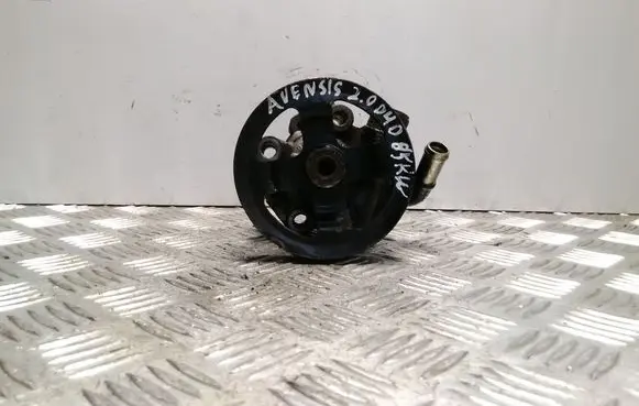 Toyota Avensis T250 Power steering pump