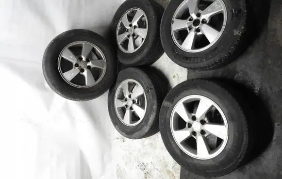 R16 alloy rim
