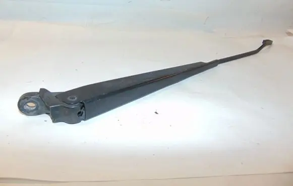 Ford Escort Rear wiper blade arm 6709820 93AG17526H1A
