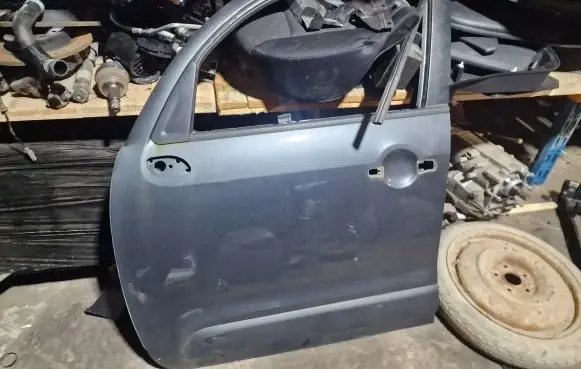 Citroen C3 Picasso Front door
