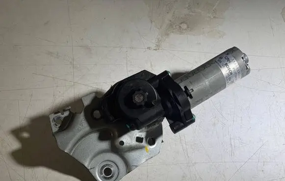 BMW 3 F30 F35 F31 Seat adjustment motor 390204103