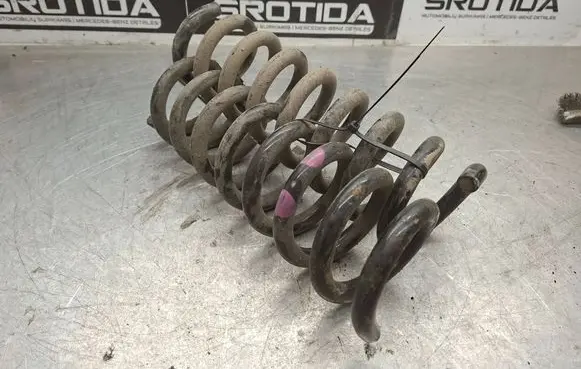 Mercedes-Benz C W204 Rear coil spring 
