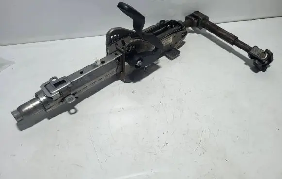 Volkswagen Golf VI Steering wheel axle 1K1419502BB 10091701