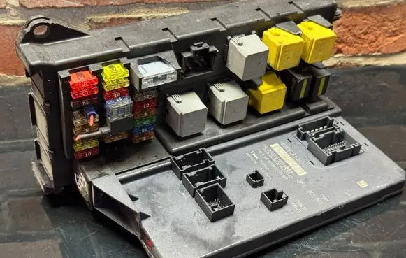Mercedes-Benz Sprinter W906 SAM control unit A9069006803 A9069022001 A9069013200