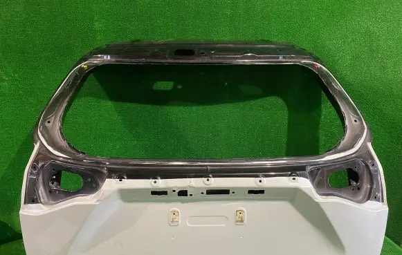 Toyota Yaris Cross Truck tailgate 