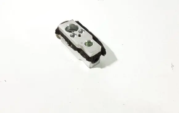 Toyota Prius+ (ZVW40) Air conditioning (A/C) expansion valve 4475003120 2Q17