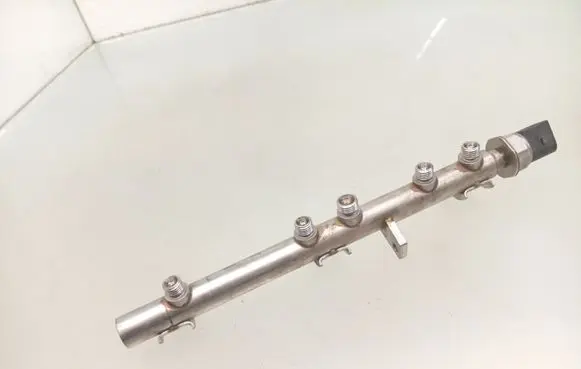 Fuel main line pipe