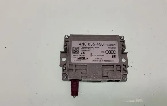 Audi A3 S3 8V Aerial antenna amplifier 4N0035456 17400111 15806Z0SS0