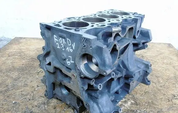 Mazda Tribute Engine block RF5L8G6015AF