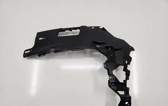 Audi Q7 4M Front bumper mounting bracket 4M0807095E