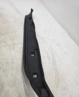BMW iX Fender end trim 7948158