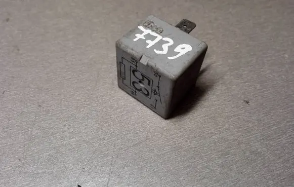 Volkswagen PASSAT B5 Other relay 141951253B 20240072