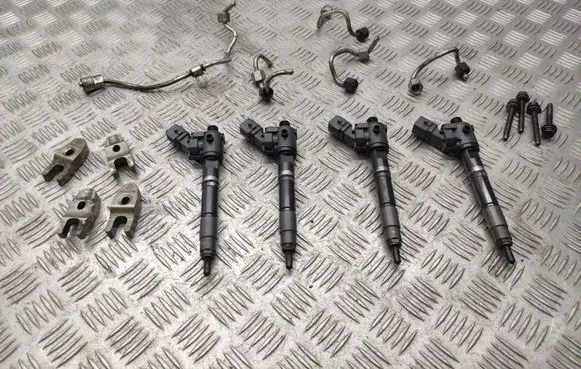 Volvo S80 Fuel injectors set 31405404