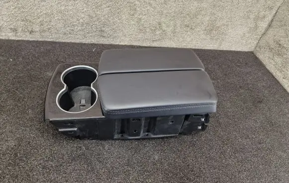 Tesla Model S Armrest 101024900A