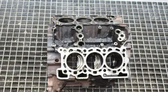 Land Rover Discovery 3 - LR3 Engine block 