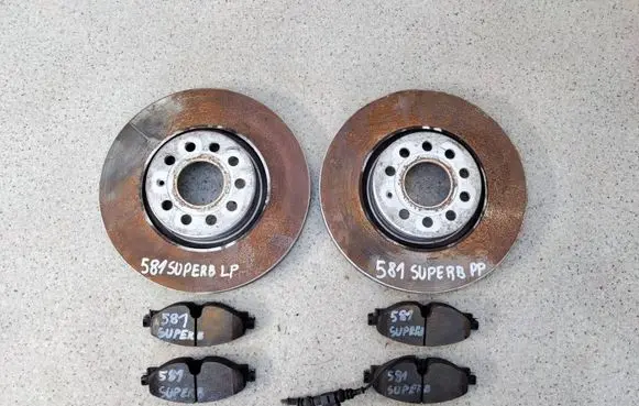Skoda Superb B8 (3V) Front brake disc 
