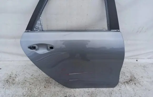 KIA Ceed Rear door