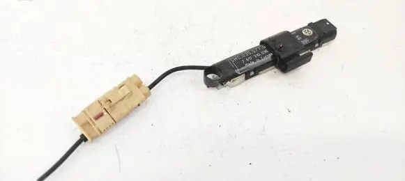 Volkswagen Golf Plus Antenna control unit 5M0035577G 7617310036