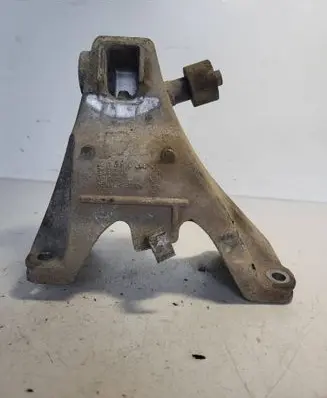 BMW 5 F10 F11 Engine mounting bracket 6870608