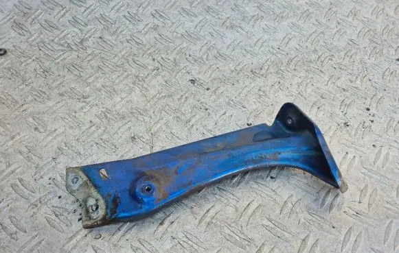 Skoda Octavia Mk3 (5E) Fender mounting bracket 5E0821142A