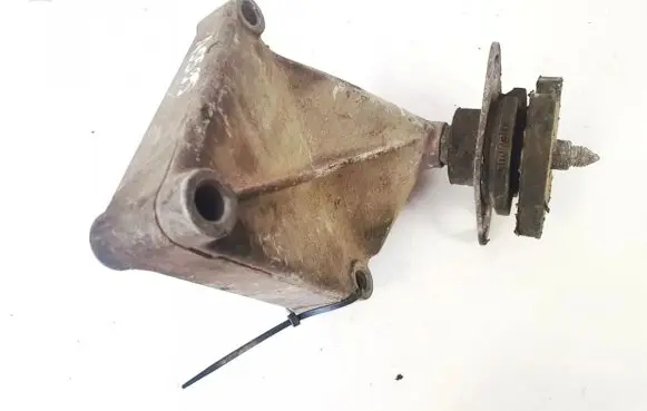 Renault Megane I Engine mount bracket 7700832251 329740331
