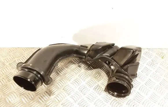 Volvo XC90 Air intake hose/pipe 31370120
