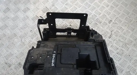 KIA Sportage Battery box tray 37150-N7000