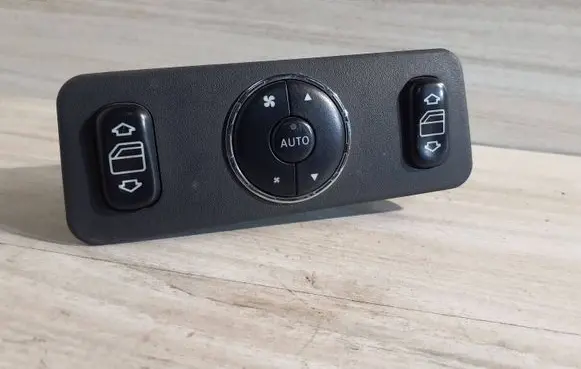 Mercedes-Benz ML W163 Electric window control switch A1638200326 03420610