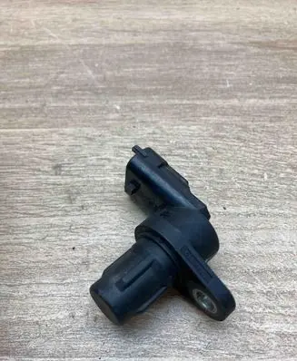 Volvo XC70 Crankshaft position sensor 8658726 0232103063