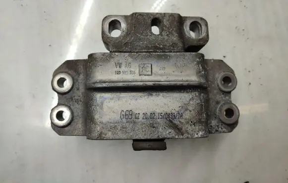 Volkswagen Touran II Gearbox mount 1K0199555