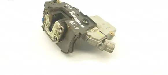 Nissan Maxima Front door lock 805533Y500