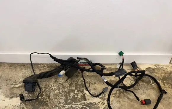Jeep Cherokee Front door wiring loom 68195768AD P68195768AD A0015451473