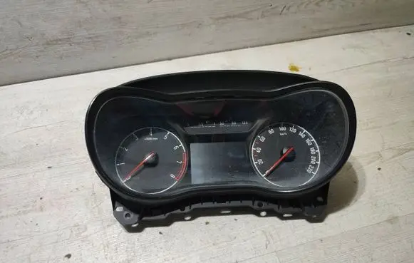 Opel Corsa E Speedometer (instrument cluster) 367030224 39204203 504203FG1