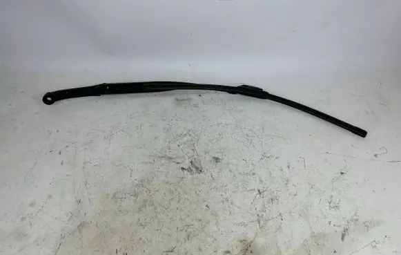 Maserati Levante Windshield/front glass wiper blade 670032335
