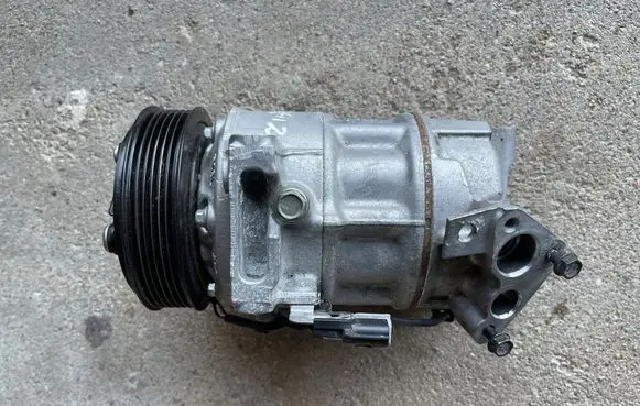 Nissan Qashqai Air conditioning (A/C) compressor (pump) 926006UB0A