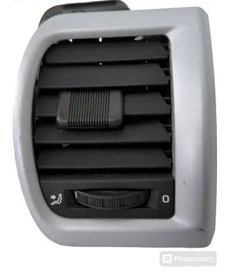 Skoda Fabia Mk2 (5J) Dashboard side air vent grill/cover trim 5J0819702 E18S