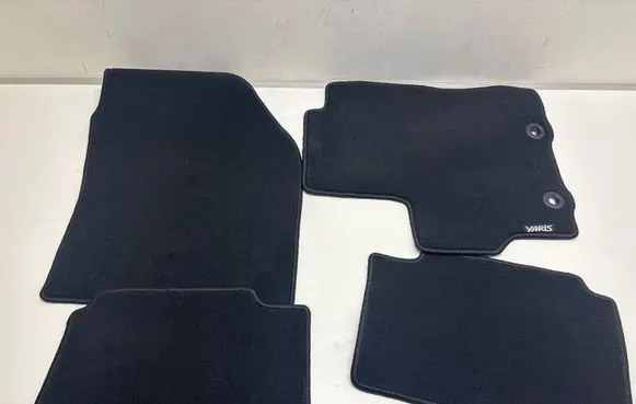 Toyota Yaris XP210 Car floor mat set